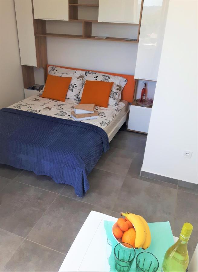 Apartmani Dalmacjia Grebastica Ngoại thất bức ảnh