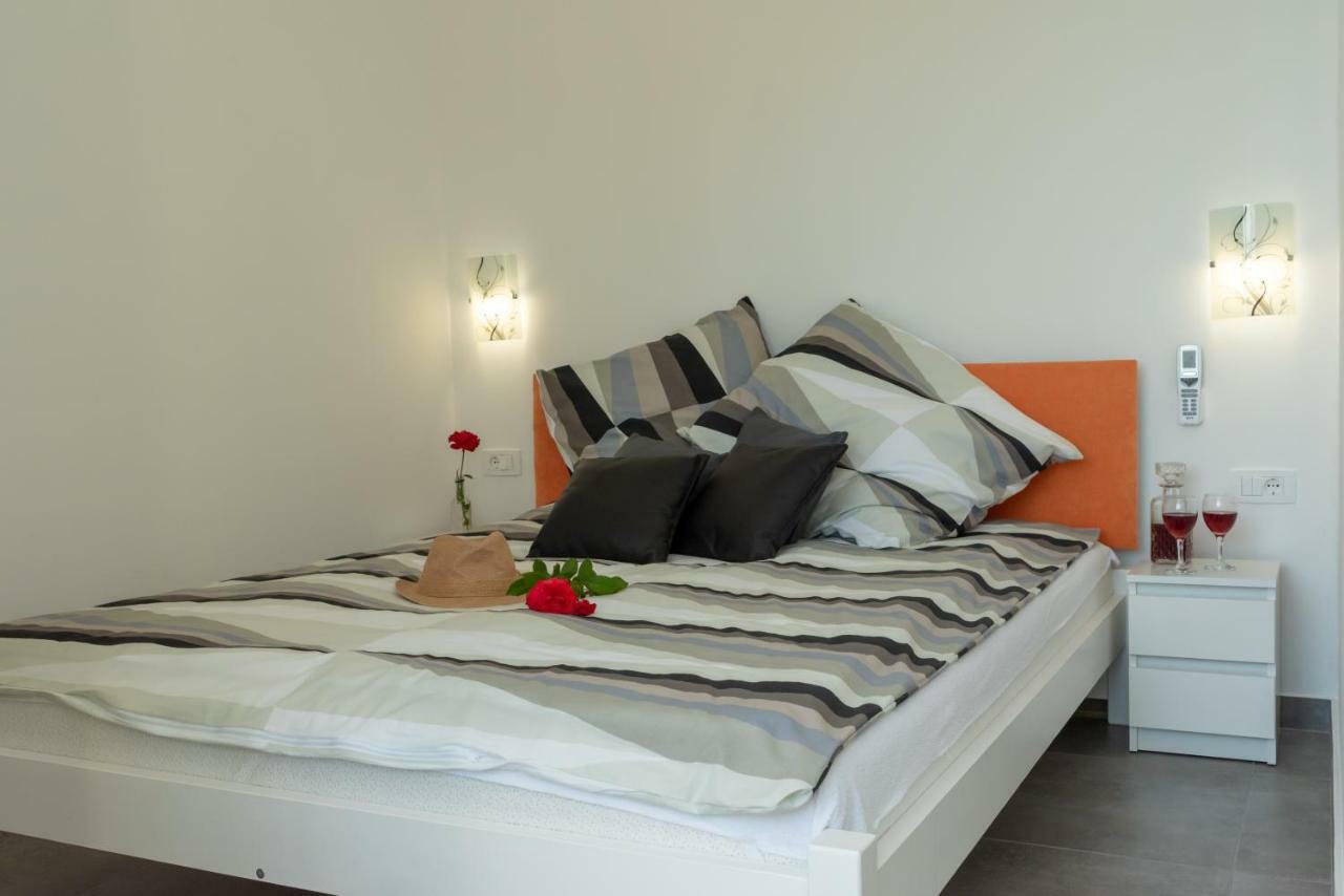 Apartmani Dalmacjia Grebastica Ngoại thất bức ảnh