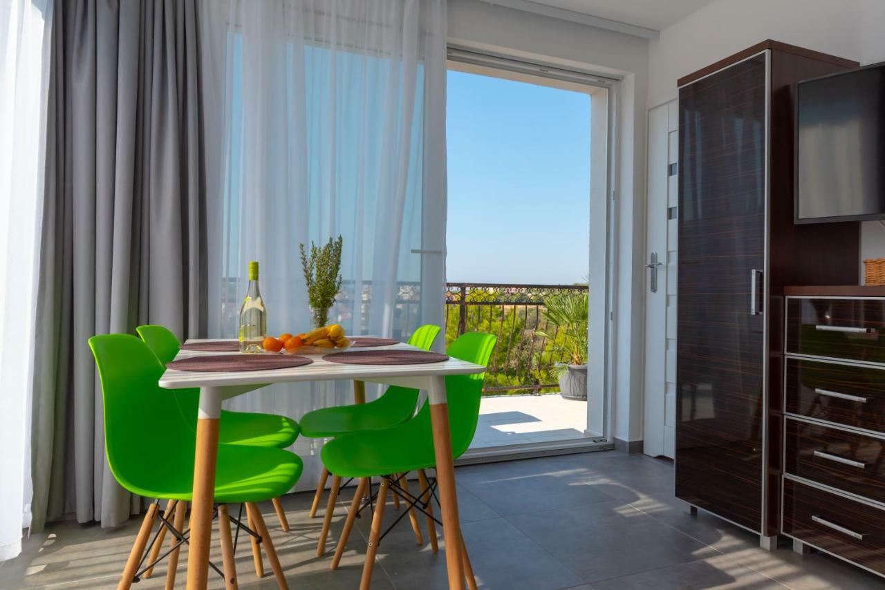 Apartmani Dalmacjia Grebastica Ngoại thất bức ảnh