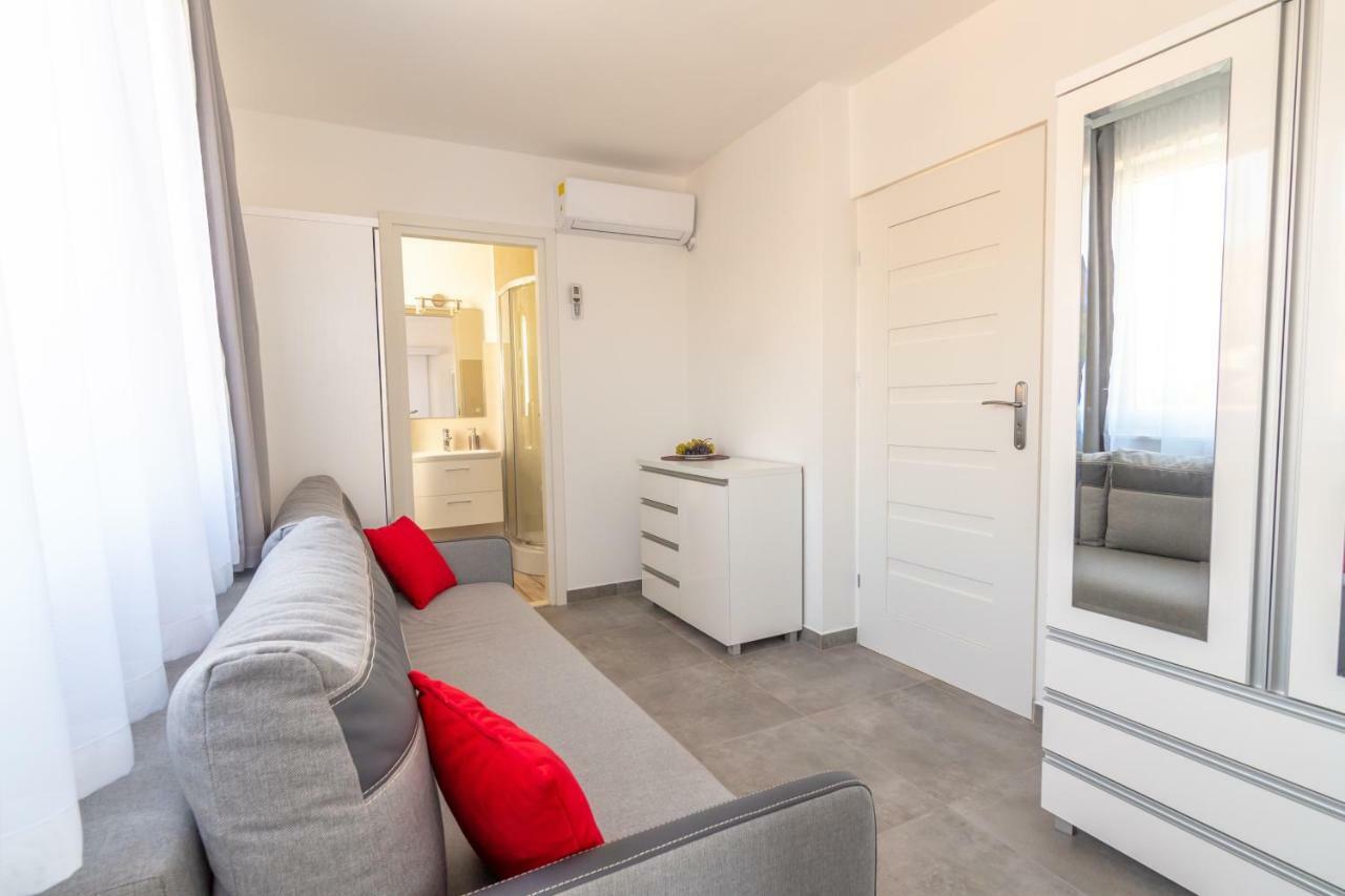 Apartmani Dalmacjia Grebastica Ngoại thất bức ảnh