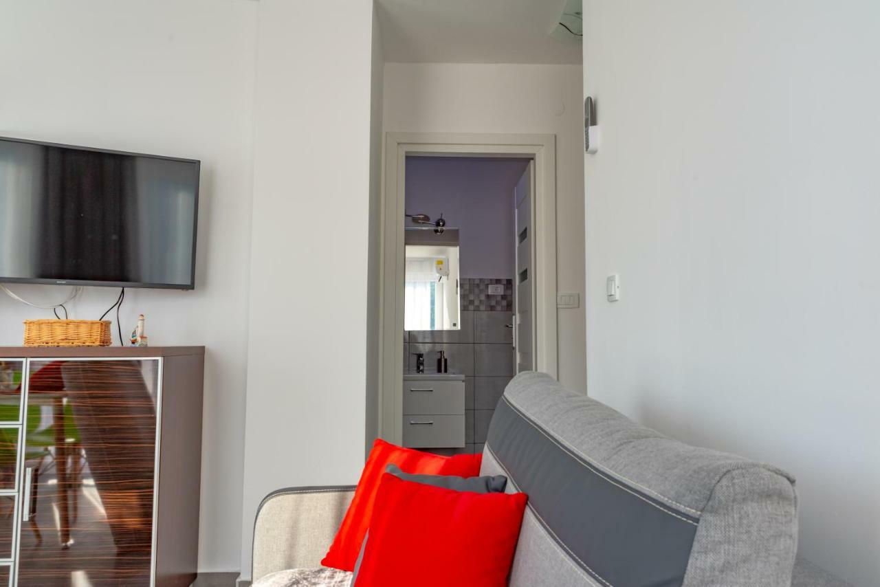 Apartmani Dalmacjia Grebastica Ngoại thất bức ảnh
